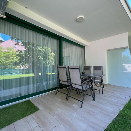 Villa Bauhaus Wellness Apartman Fsz. 1 Шіофок Екстер'єр фото