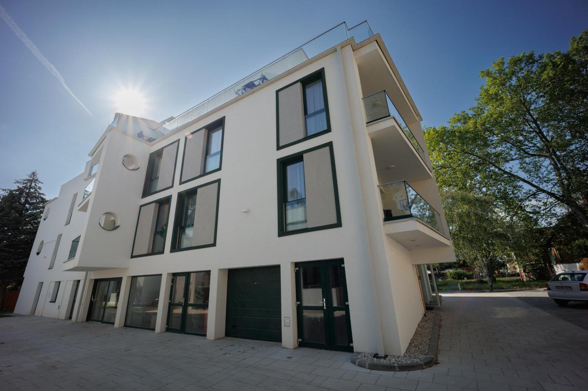 Villa Bauhaus Wellness Apartman Fsz. 1 Шіофок Екстер'єр фото