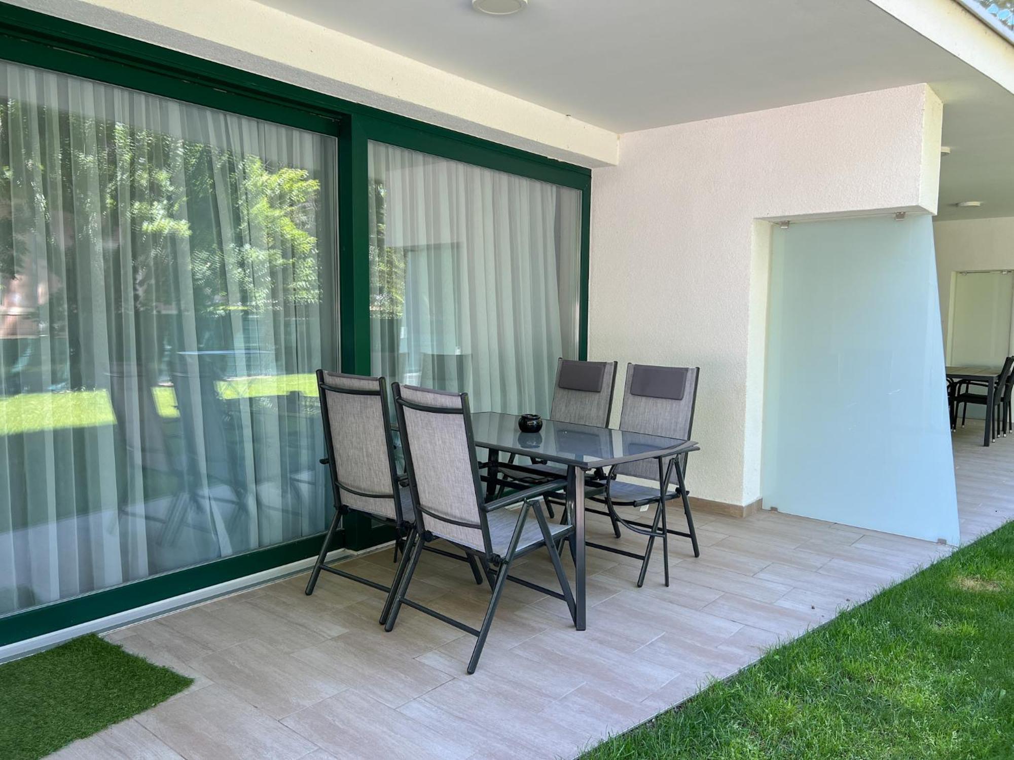 Villa Bauhaus Wellness Apartman Fsz. 1 Шіофок Екстер'єр фото